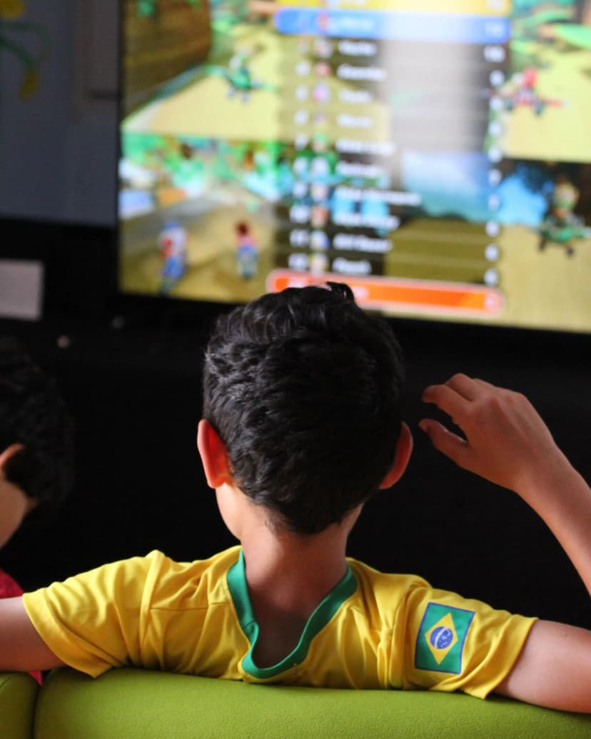 Visiteur jouant à Mario Kart 8 sur Nintendo Switch lors du Gaming House Tour 2025