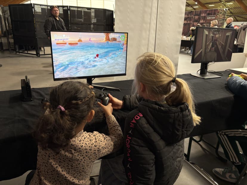 Visiteurs lors du Polar Lens 2025