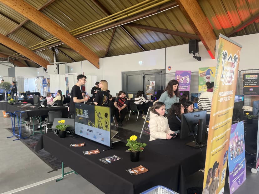 Visiteurs lors du Polar Lens 2025