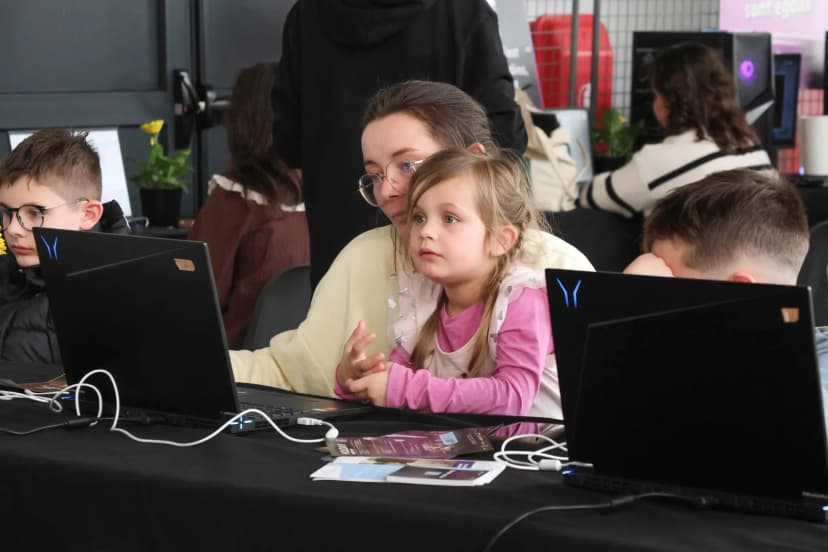 Visiteurs lors du Polar Lens 2025